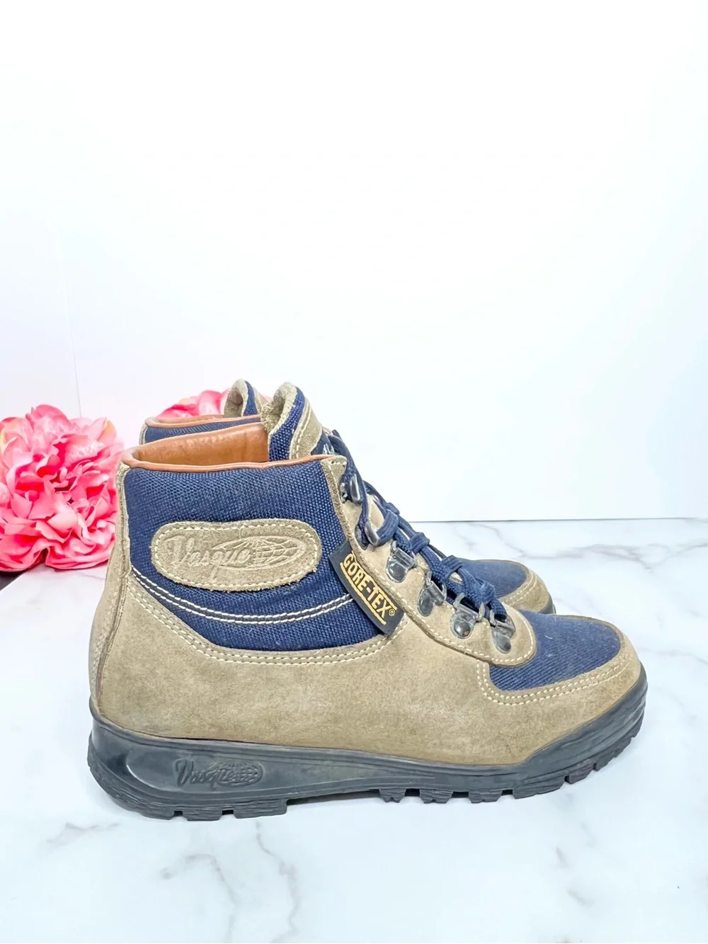 VASQUE Skywalk Hiking Boots Kid’s Size 5.5 (Big Boy) Gore-Tex Waterproof